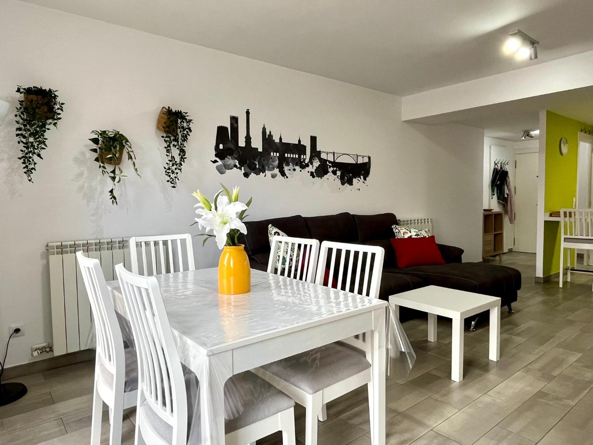 Apartment Puente De La Reina De